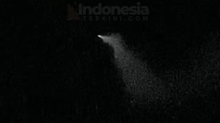 BMKG Pastikan Benda Bercahaya di Langit Malang Diduga Pecahan Roket, Bukan Rudal