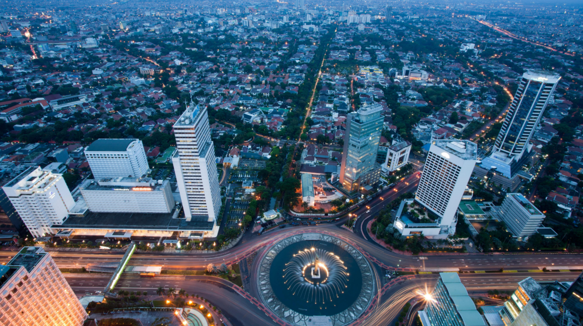 Menurut Badan Pusat Statistik (BPS), Jakarta tercatat sebagai provinsi dengan kepadatan penduduk tertinggi di Indonesia pada tahun 2026, dengan 16.129 jiwa per kilometer persegi—jauh melampaui rata-rata nasional sebesar 152. Kepadatan tinggi ini didorong oleh perannya sebagai pusat pemerintahan, kegiatan ekonomi, dan bisnis.