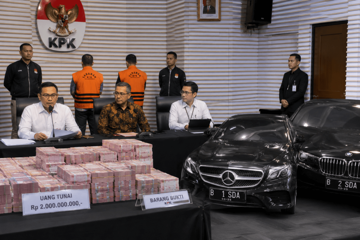 Eks Dirjen SDA Kementerian PU Diduga Terima Suap Rp2 Miliar dan Dua Mobil Mewah
