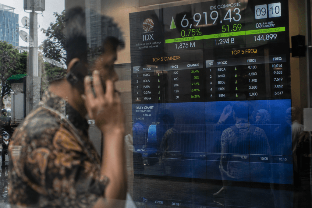IHSG Dibuka Naik 0,75 Persen, Rupiah Belum Lepas dari Tekanan Pasar