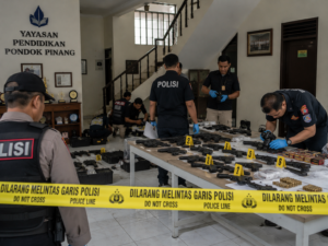 995 Senjata Api di Gedung Yayasan Sekolah Ditemukan Polisi