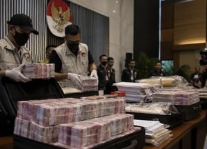 Rekor Barbuk OTT KPK Terbesar Rp106 Miliar